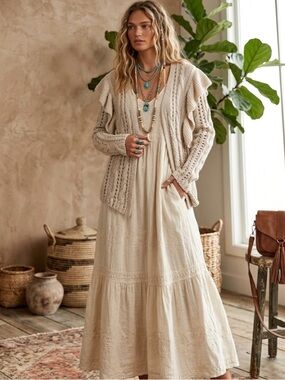 Universal Thread Coastal Bohemian Oatmeal Ruffled Shoulder Knit Cardigan M